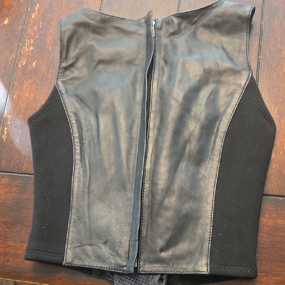 Black Leather Lace-Up Tank Top - Picture 3 of 6